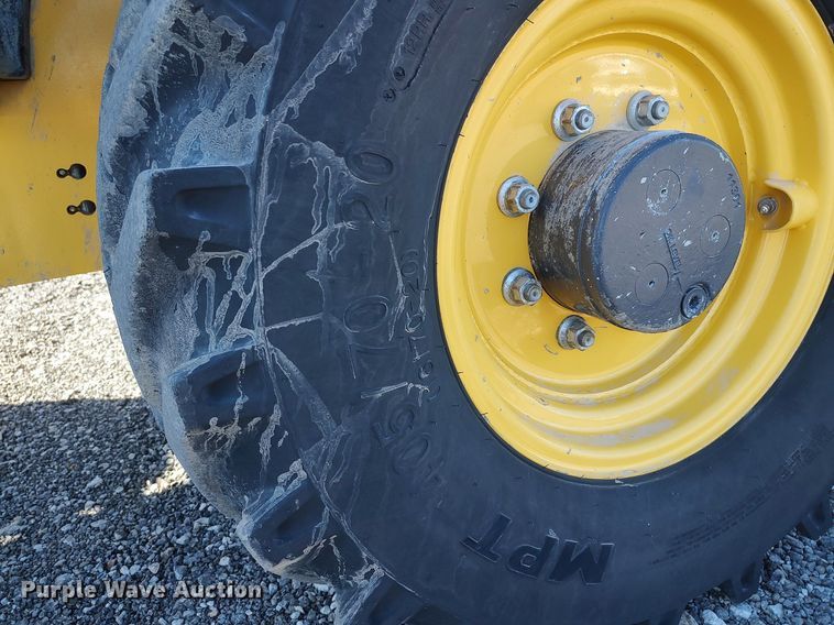 image for item JW9258 2015 New Holland W80C  wheel loader
