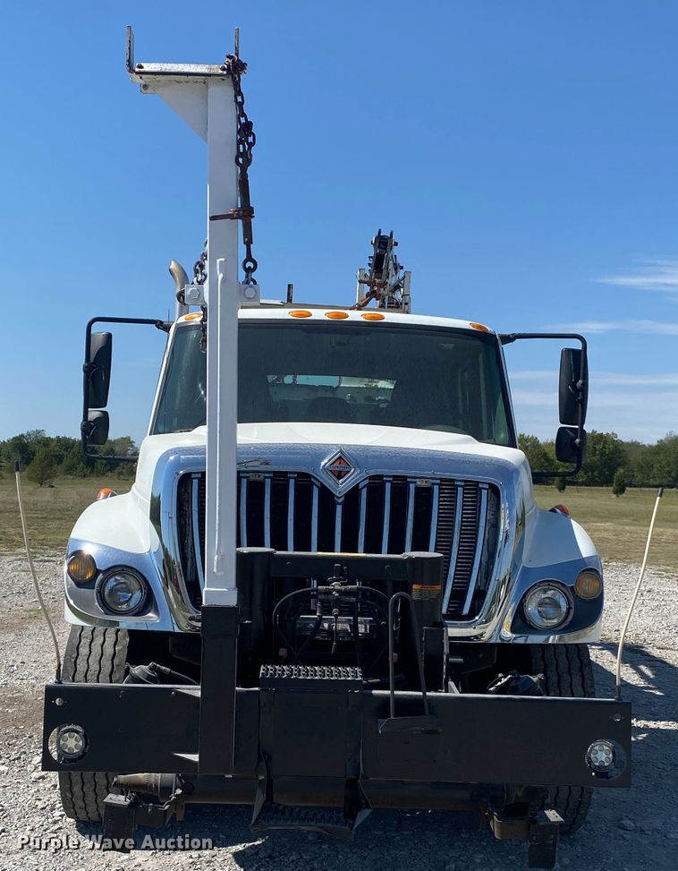 image for item JW9396 2010 International WorkStar 7400  utility / service truck