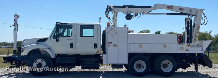 image for item JW9396 2010 International WorkStar 7400  utility / service truck