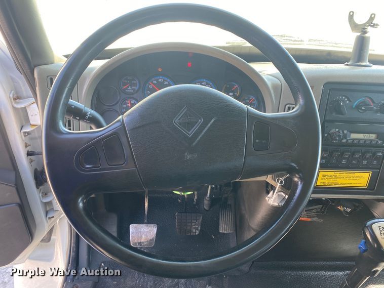 image for item JW9396 2010 International WorkStar 7400  utility / service truck