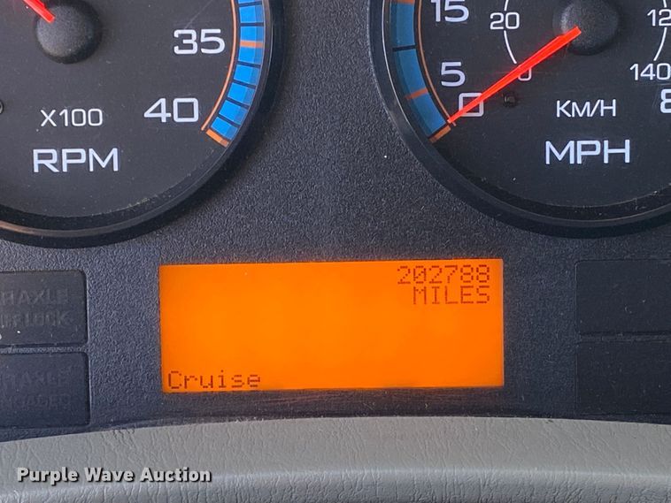 image for item JW9396 2010 International WorkStar 7400  utility / service truck