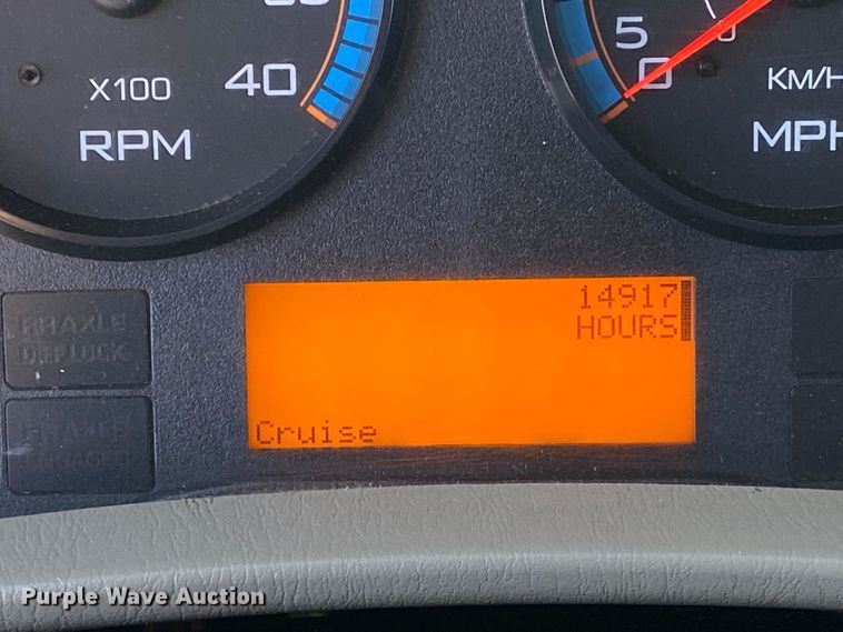 image for item JW9396 2010 International WorkStar 7400  utility / service truck