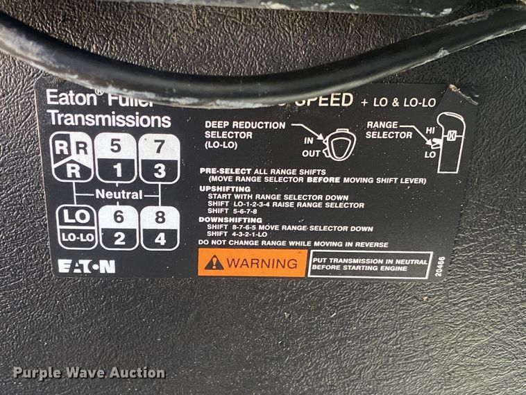 image for item JW9396 2010 International WorkStar 7400  utility / service truck