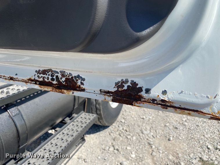 image for item JW9396 2010 International WorkStar 7400  utility / service truck