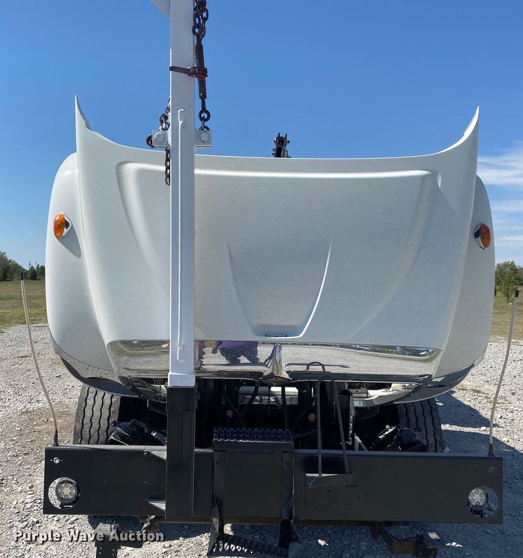 image for item JW9396 2010 International WorkStar 7400  utility / service truck