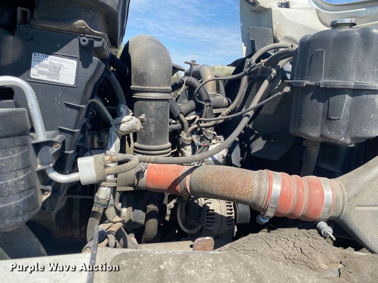 image for item JW9396 2010 International WorkStar 7400  utility / service truck