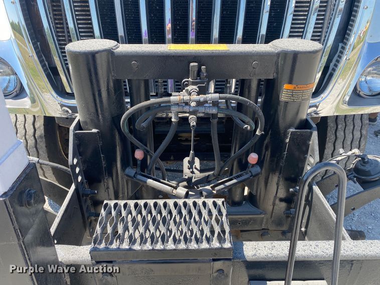 image for item JW9396 2010 International WorkStar 7400  utility / service truck