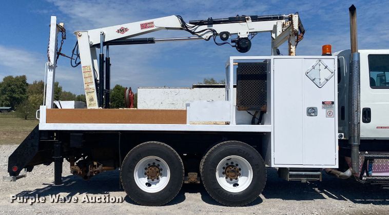 image for item JW9396 2010 International WorkStar 7400  utility / service truck