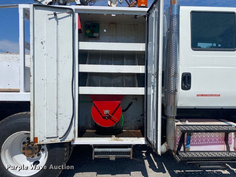 image for item JW9396 2010 International WorkStar 7400  utility / service truck