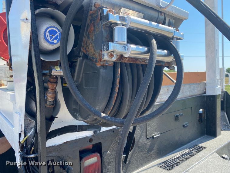 image for item JW9396 2010 International WorkStar 7400  utility / service truck