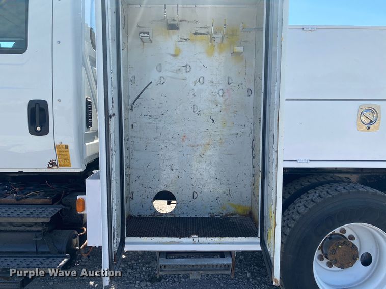 image for item JW9396 2010 International WorkStar 7400  utility / service truck