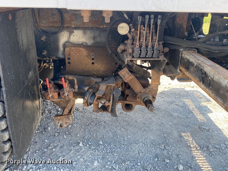 image for item JW9396 2010 International WorkStar 7400  utility / service truck