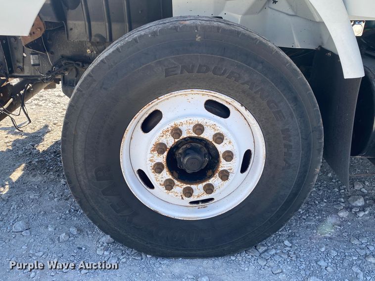 image for item JW9396 2010 International WorkStar 7400  utility / service truck