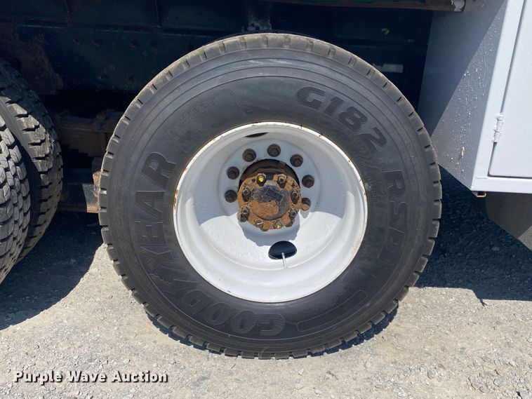 image for item JW9396 2010 International WorkStar 7400  utility / service truck