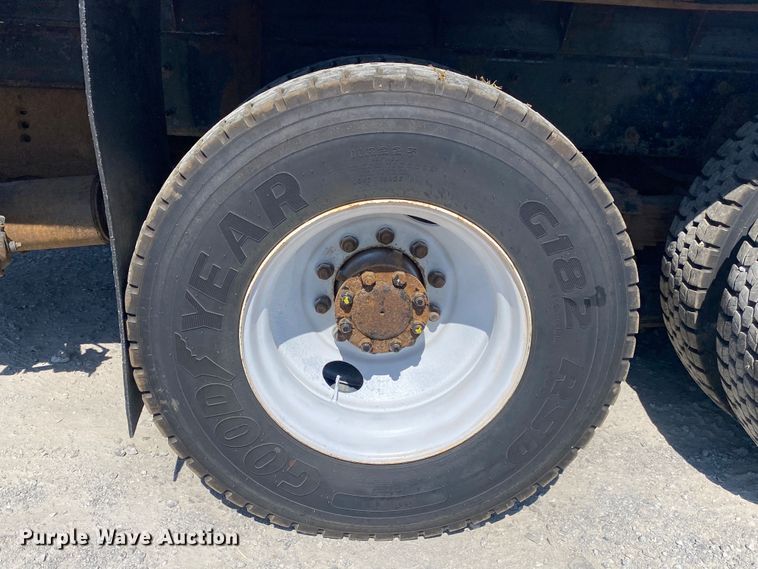 image for item JW9396 2010 International WorkStar 7400  utility / service truck