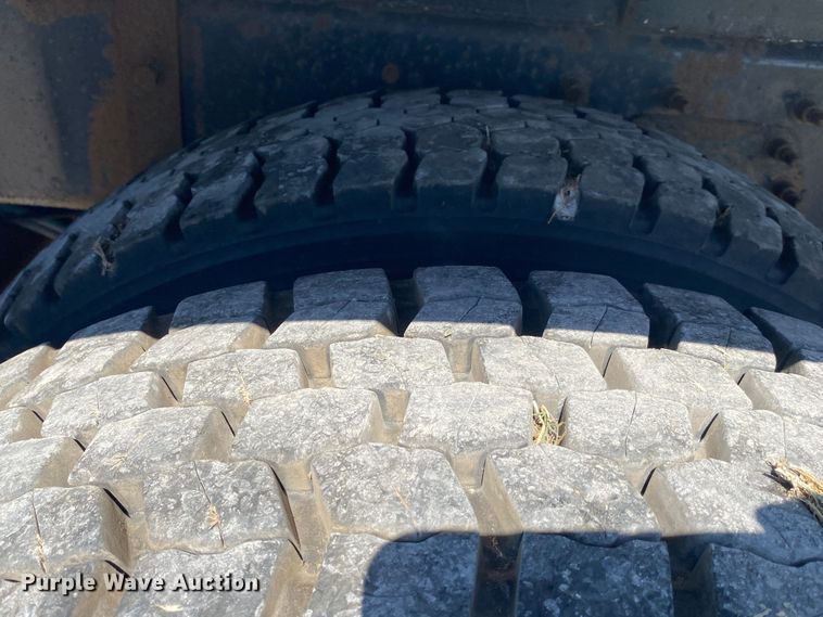 image for item JW9396 2010 International WorkStar 7400  utility / service truck