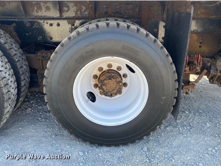 image for item JW9396 2010 International WorkStar 7400  utility / service truck