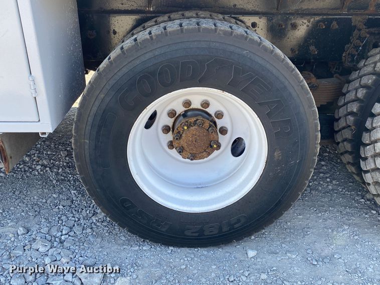 image for item JW9396 2010 International WorkStar 7400  utility / service truck