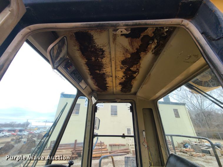 image for item JW9949 1988 Komatsu WA500-1L  wheel loader