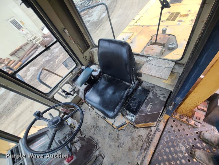 image for item JW9949 1988 Komatsu WA500-1L  wheel loader