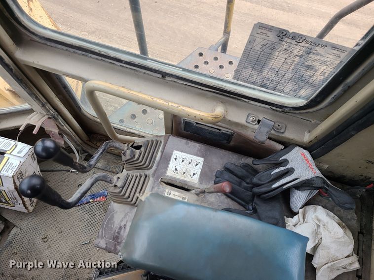 image for item JW9949 1988 Komatsu WA500-1L  wheel loader