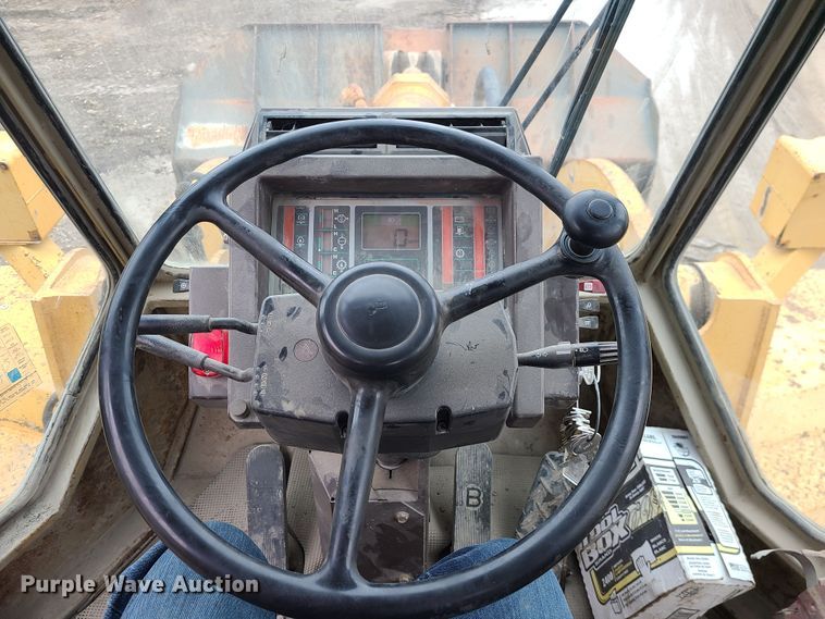 image for item JW9949 1988 Komatsu WA500-1L  wheel loader