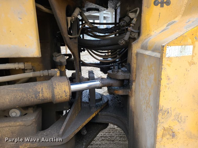 image for item JW9949 1988 Komatsu WA500-1L  wheel loader