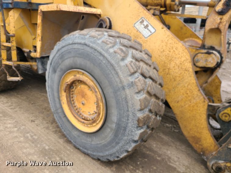 image for item JW9949 1988 Komatsu WA500-1L  wheel loader