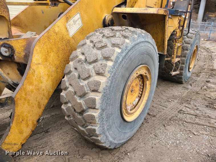 image for item JW9949 1988 Komatsu WA500-1L  wheel loader