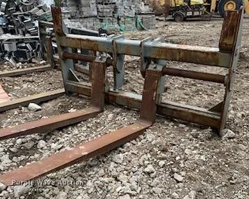 image for item JW9949 1988 Komatsu WA500-1L  wheel loader