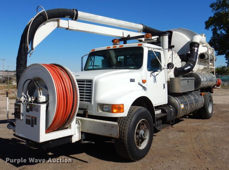 image for item KF9469 1997 International 4900  sewer jetter truck