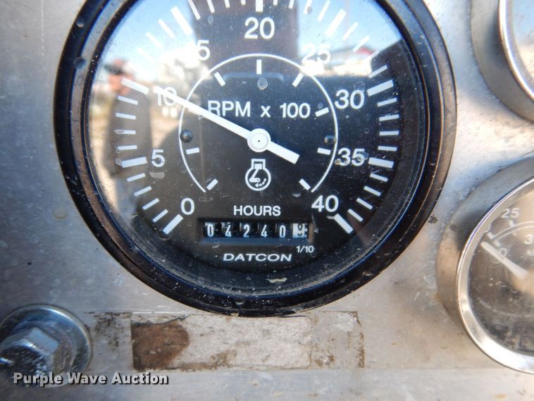 image for item KF9469 1997 International 4900  sewer jetter truck