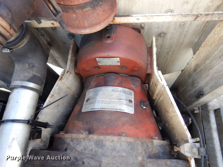 image for item KF9469 1997 International 4900  sewer jetter truck