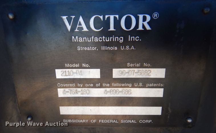 image for item KF9469 1997 International 4900  sewer jetter truck