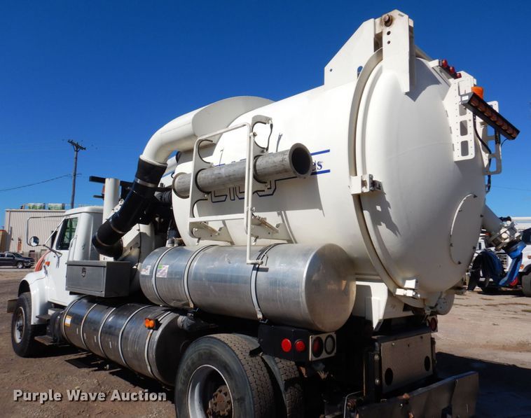 image for item KF9469 1997 International 4900  sewer jetter truck