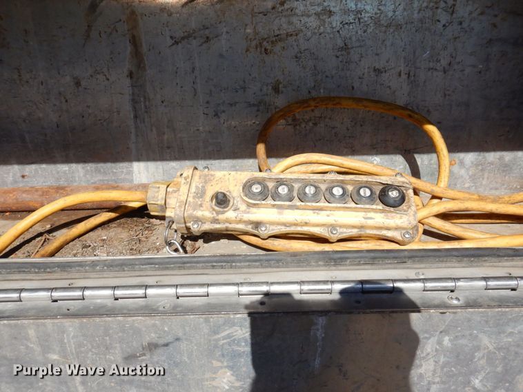 image for item KF9469 1997 International 4900  sewer jetter truck