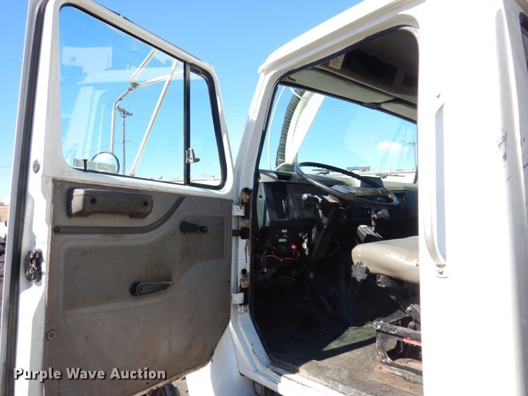 image for item KF9469 1997 International 4900  sewer jetter truck