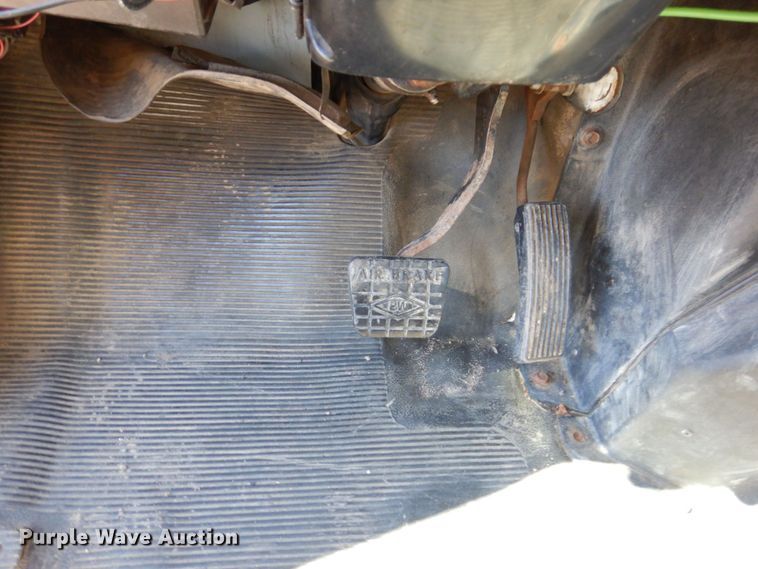 image for item KF9469 1997 International 4900  sewer jetter truck