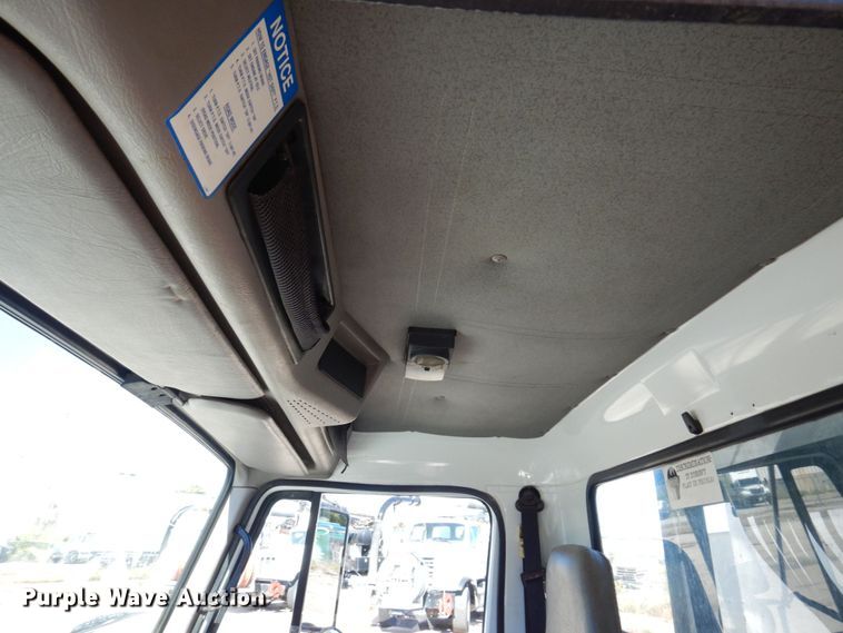 image for item KF9469 1997 International 4900  sewer jetter truck