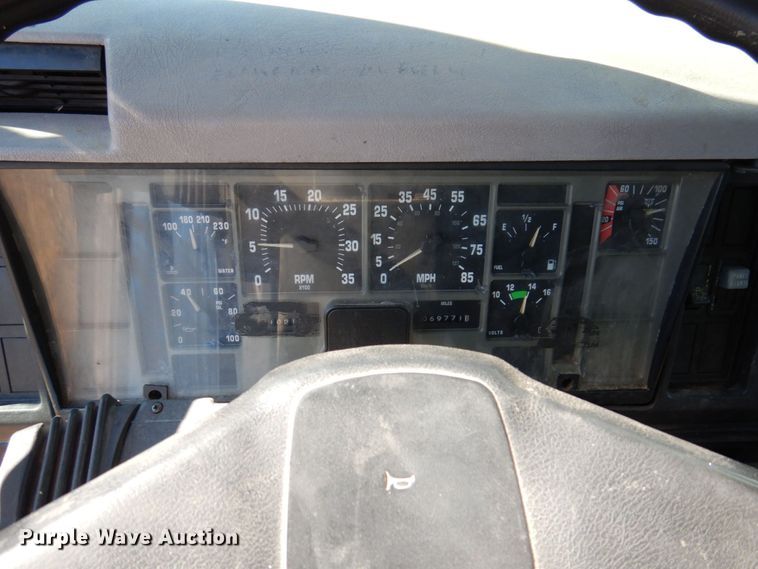 image for item KF9469 1997 International 4900  sewer jetter truck