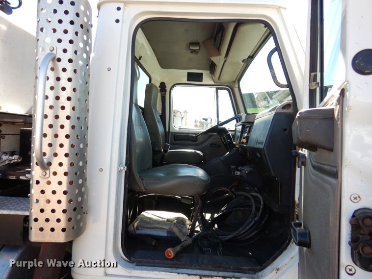 image for item KF9469 1997 International 4900  sewer jetter truck