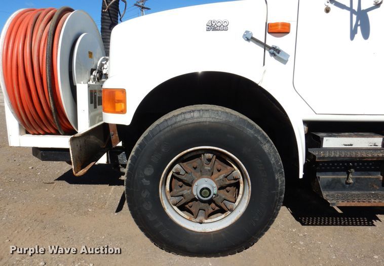 image for item KF9469 1997 International 4900  sewer jetter truck