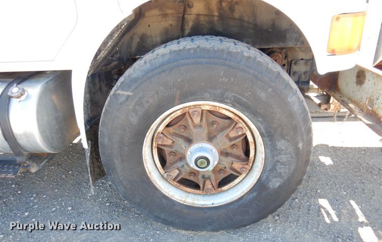 image for item KF9469 1997 International 4900  sewer jetter truck