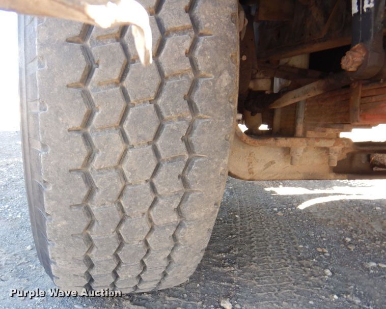 image for item KF9469 1997 International 4900  sewer jetter truck