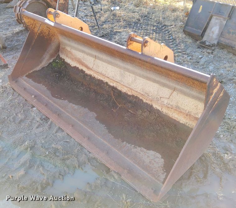 Case 81"W backhoe bucket in Manhattan, KS Item KR9100 sold Purple Wave