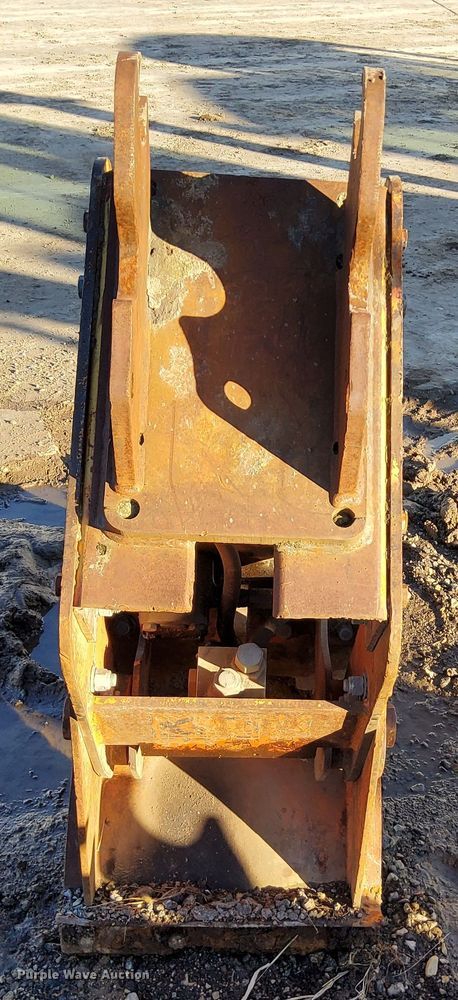 image for item KR9104 MBW EXA18  excavator trench compactor
