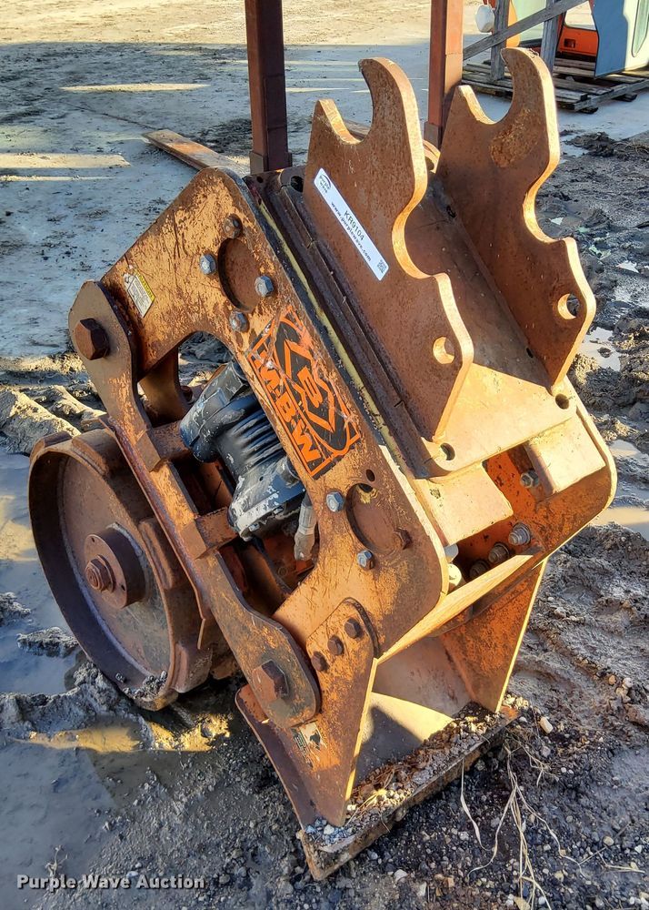 image for item KR9104 MBW EXA18  excavator trench compactor