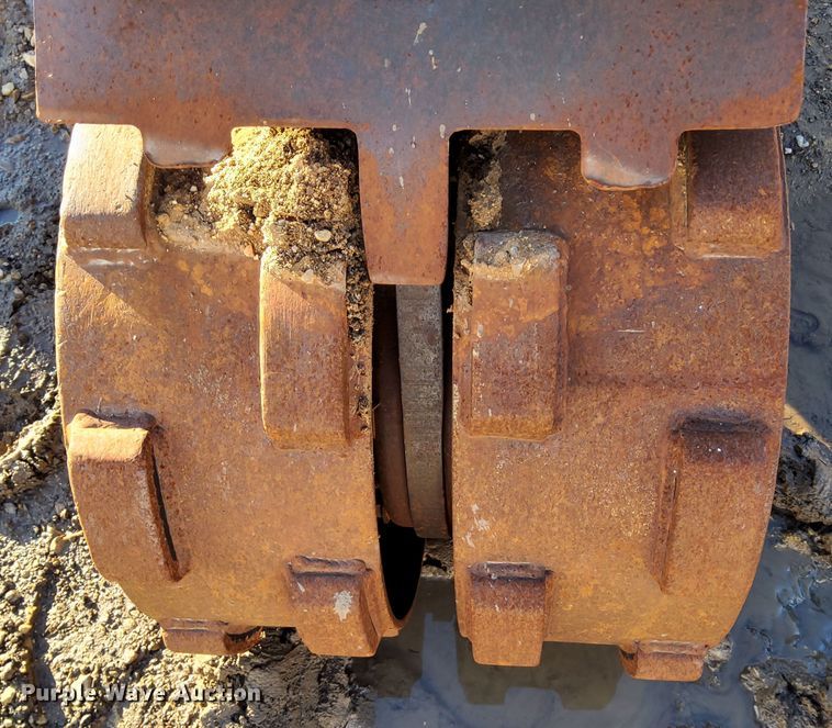 image for item KR9104 MBW EXA18  excavator trench compactor