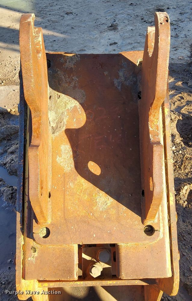 image for item KR9104 MBW EXA18  excavator trench compactor