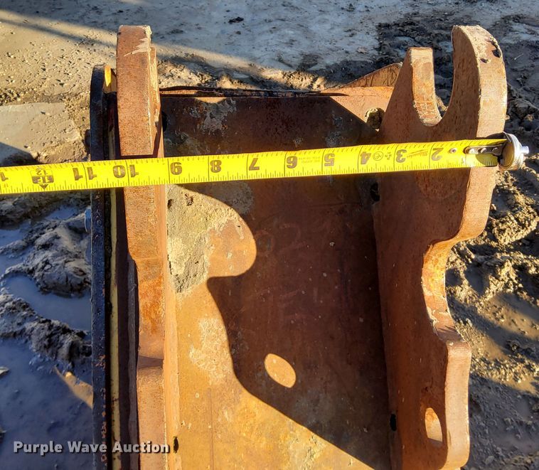 image for item KR9104 MBW EXA18  excavator trench compactor